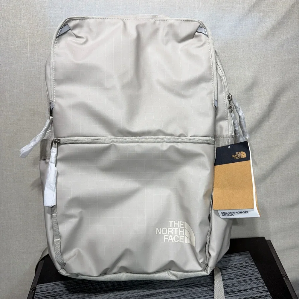 The North Face Base Camp Voyager Daypack Soapstone Gray NF0A81DM7J4-OS Backpack